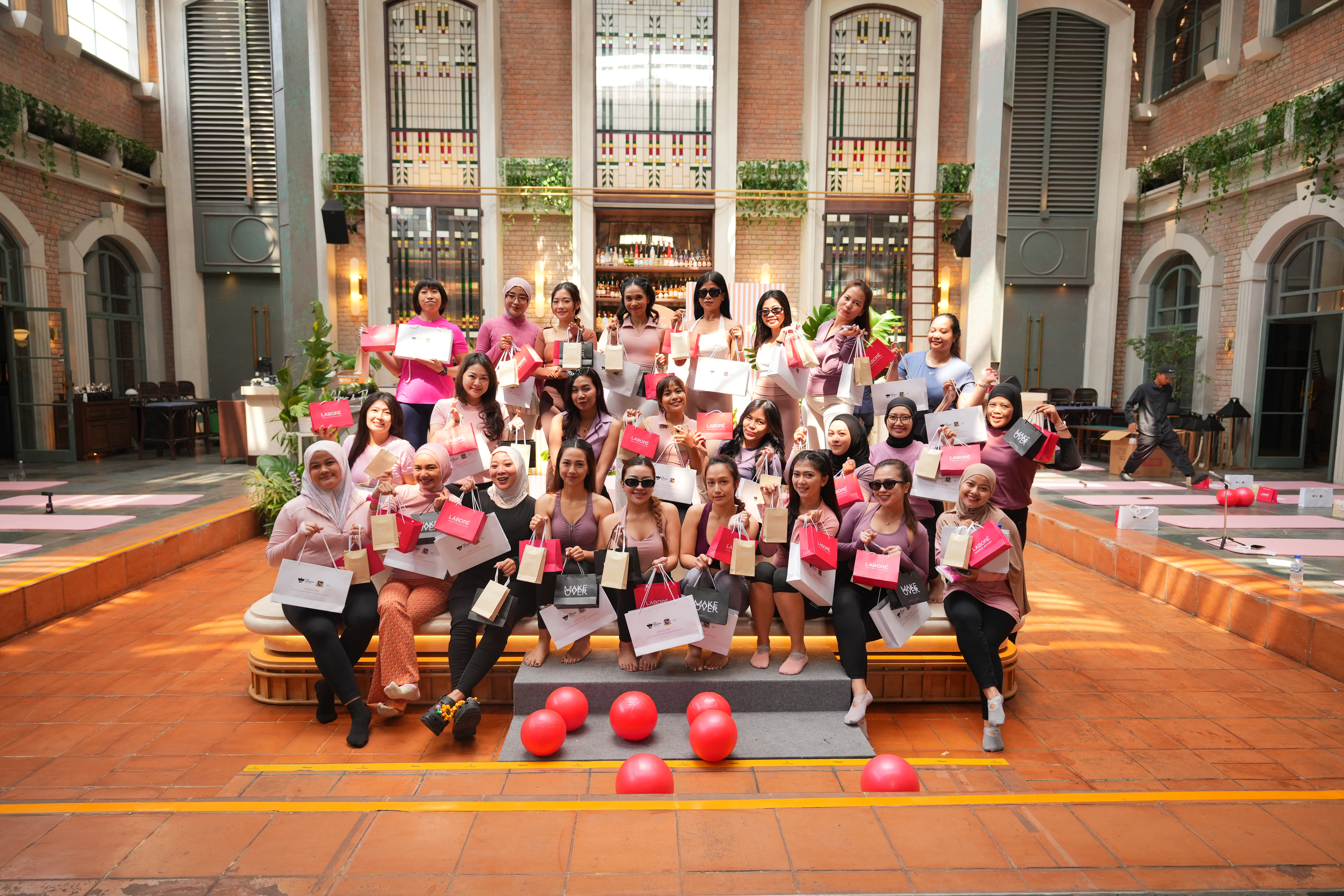 Grandia x BINUS SCHOOL Semarang Gelar "Glow & Flow", Ajak Para Moms dan Resident Pilates Bareng